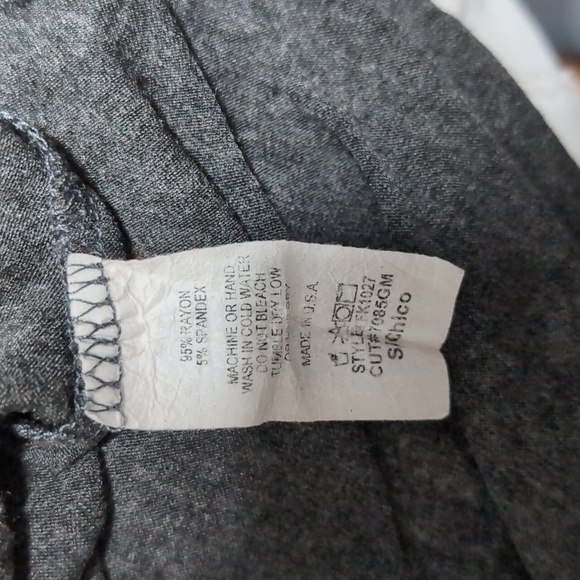 Free Kisses Good Vibes Only Gray Cold Shoulder T-Shirt Casual Everyday Top Small - Picture 6 of 6